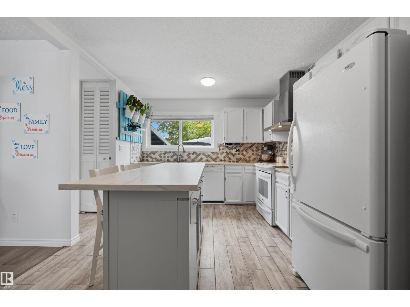 11707 150 Ave NW NW - 12