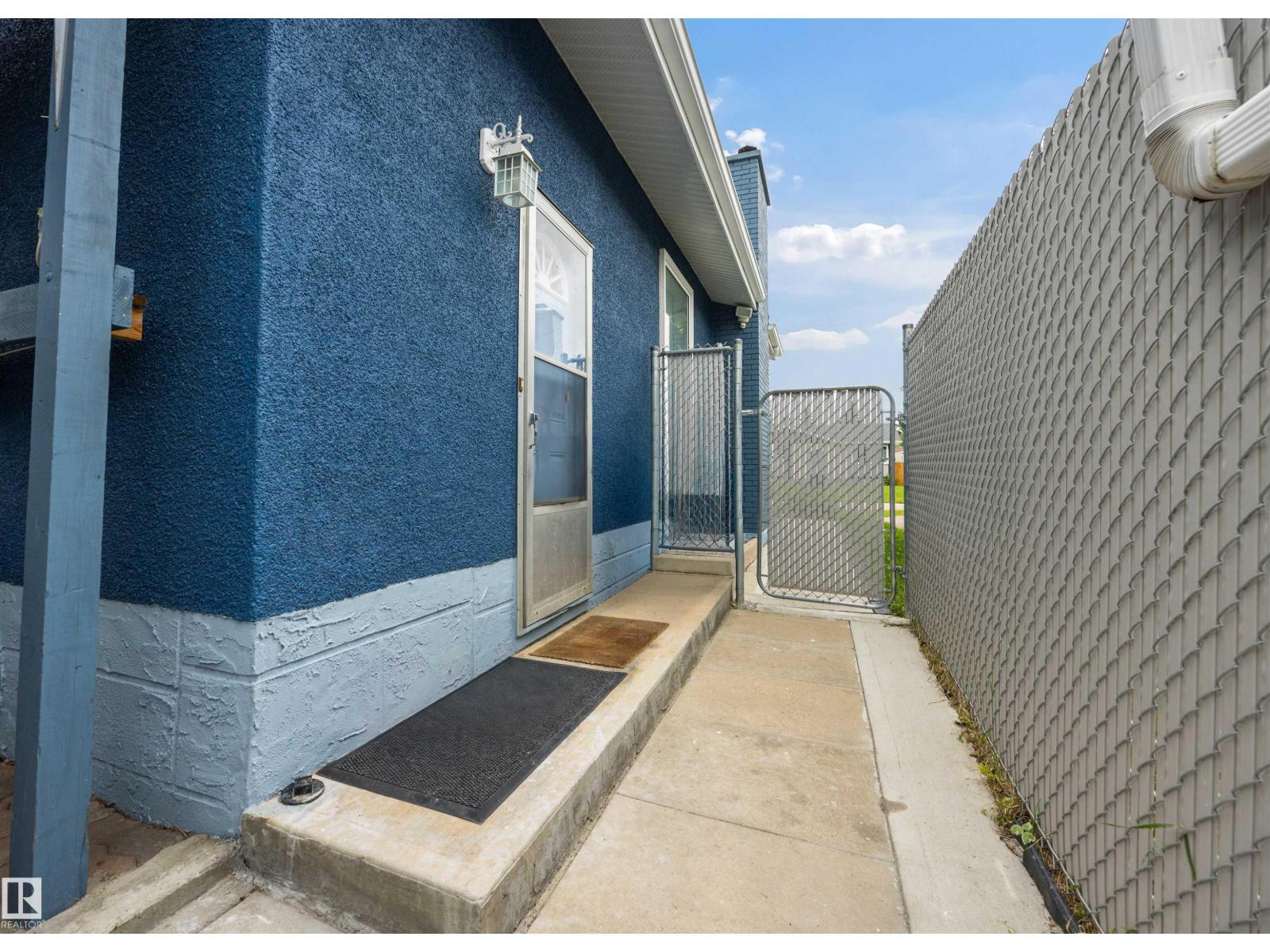 11707 150 Ave NW NW - 35
