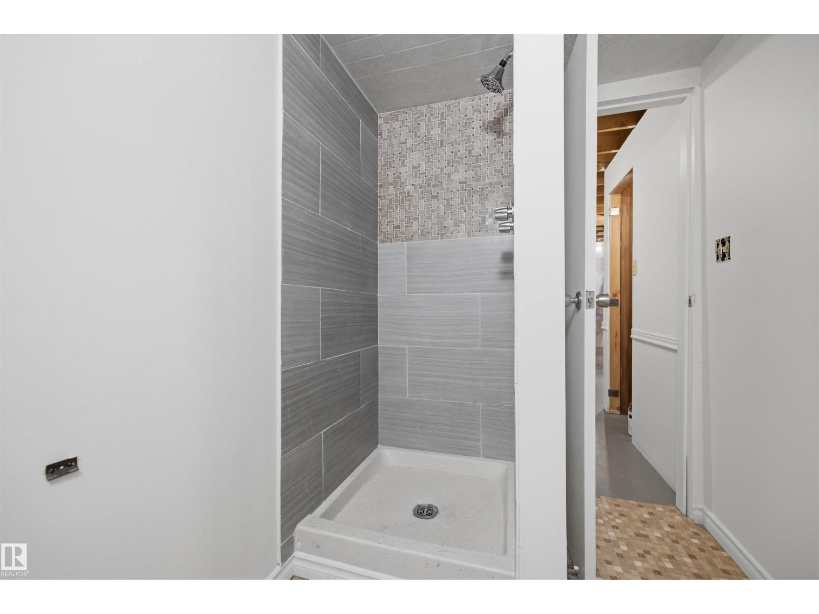 11707 150 Ave NW NW - 33