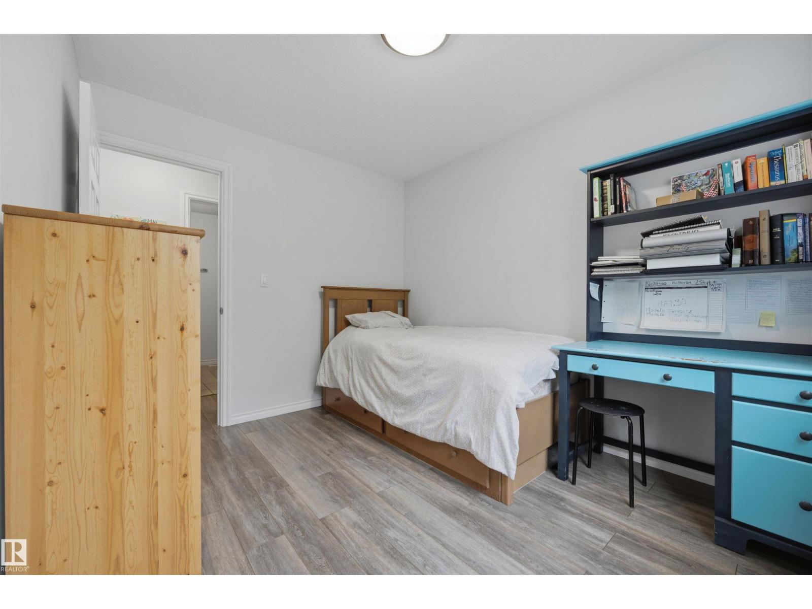 11707 150 Ave NW NW - 22