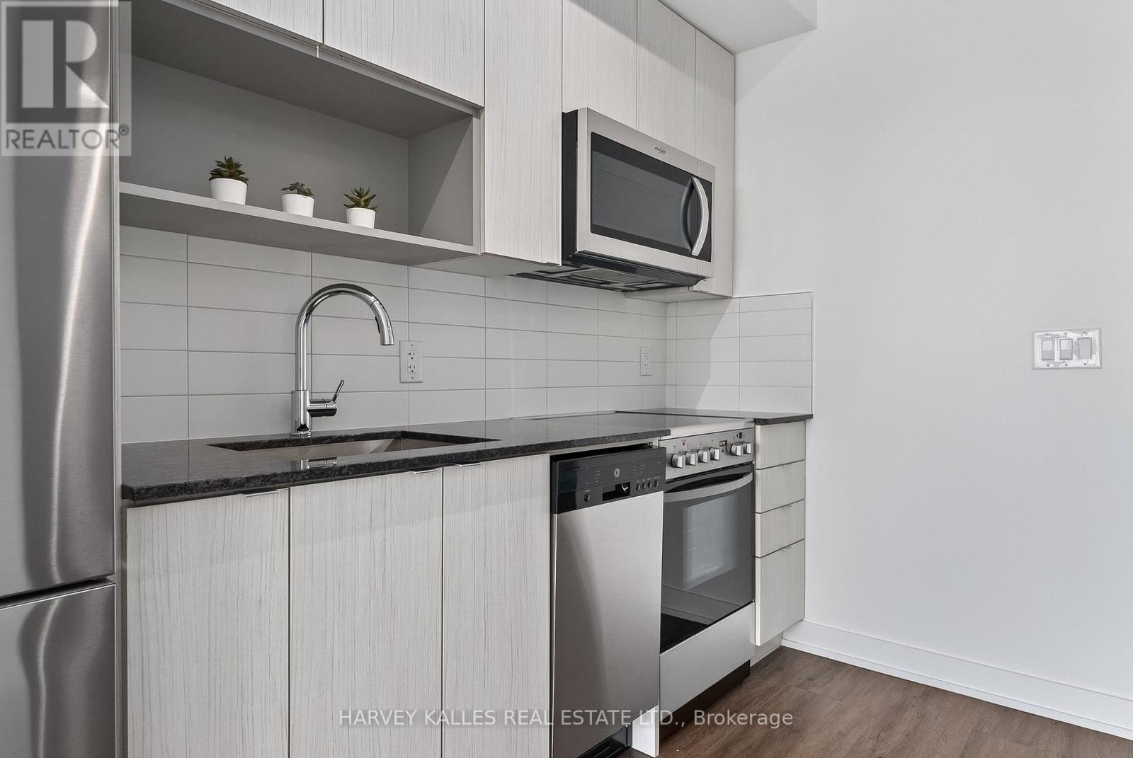 #503 630 GREENWOOD AVENUE - 11