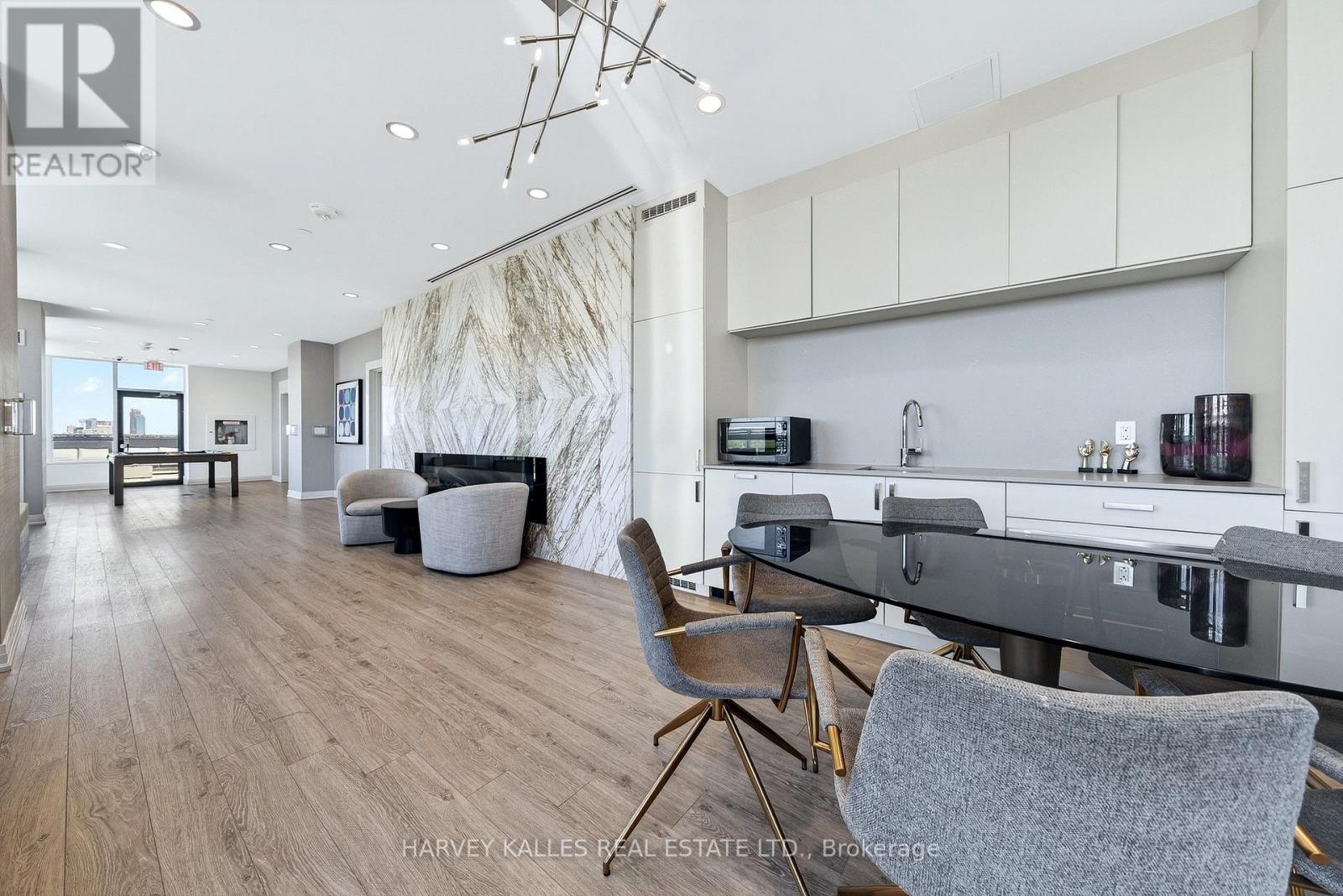 #503 630 GREENWOOD AVENUE - 36