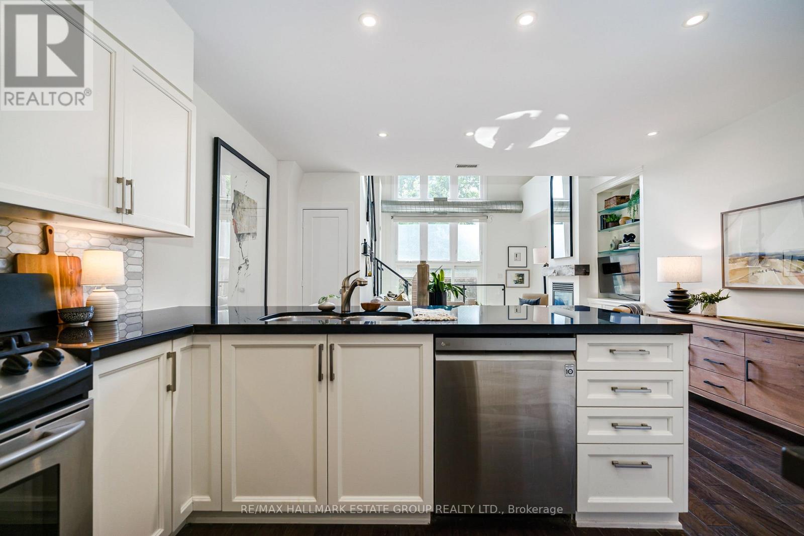 #106 660 PAPE AVENUE - Image 11