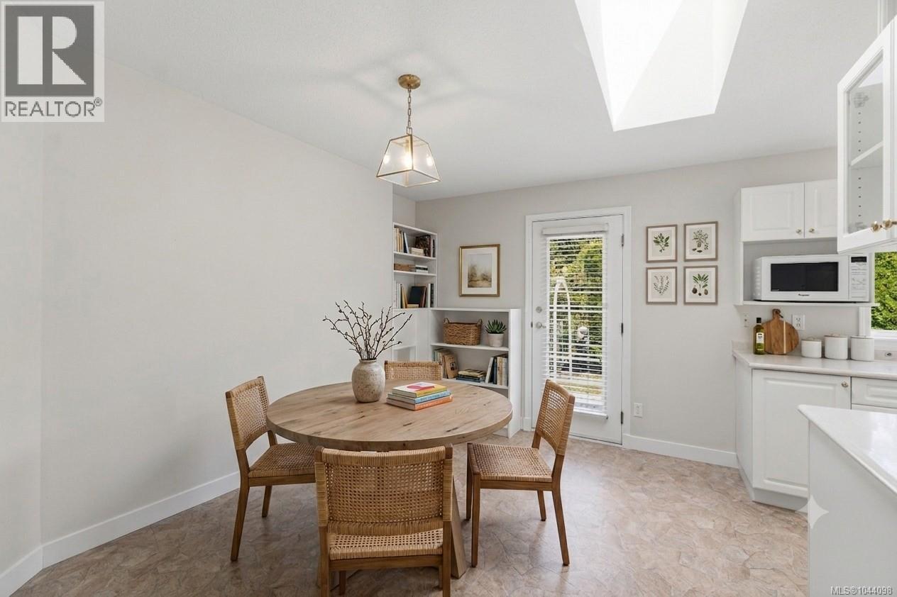 1325 Leeward Way - 4