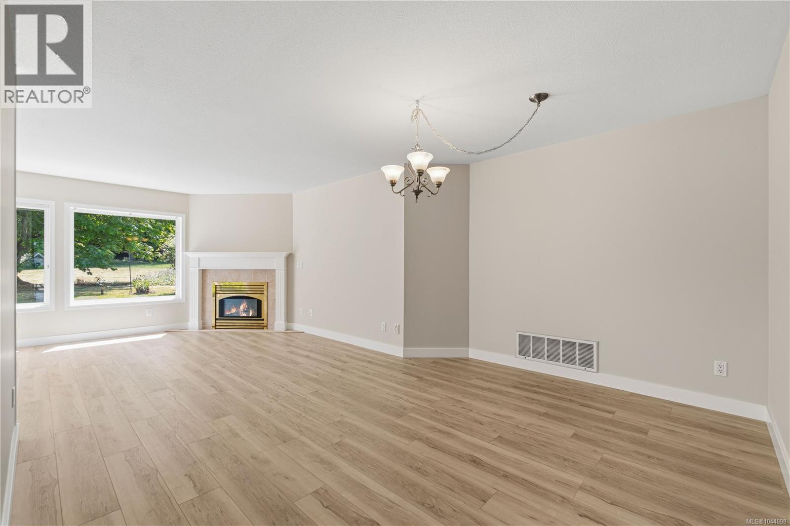 1325 Leeward Way - 10