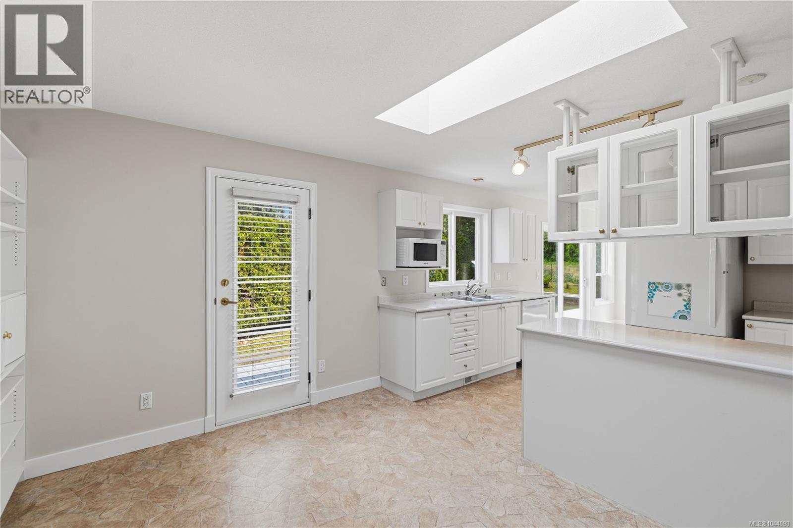 1325 Leeward Way - 31