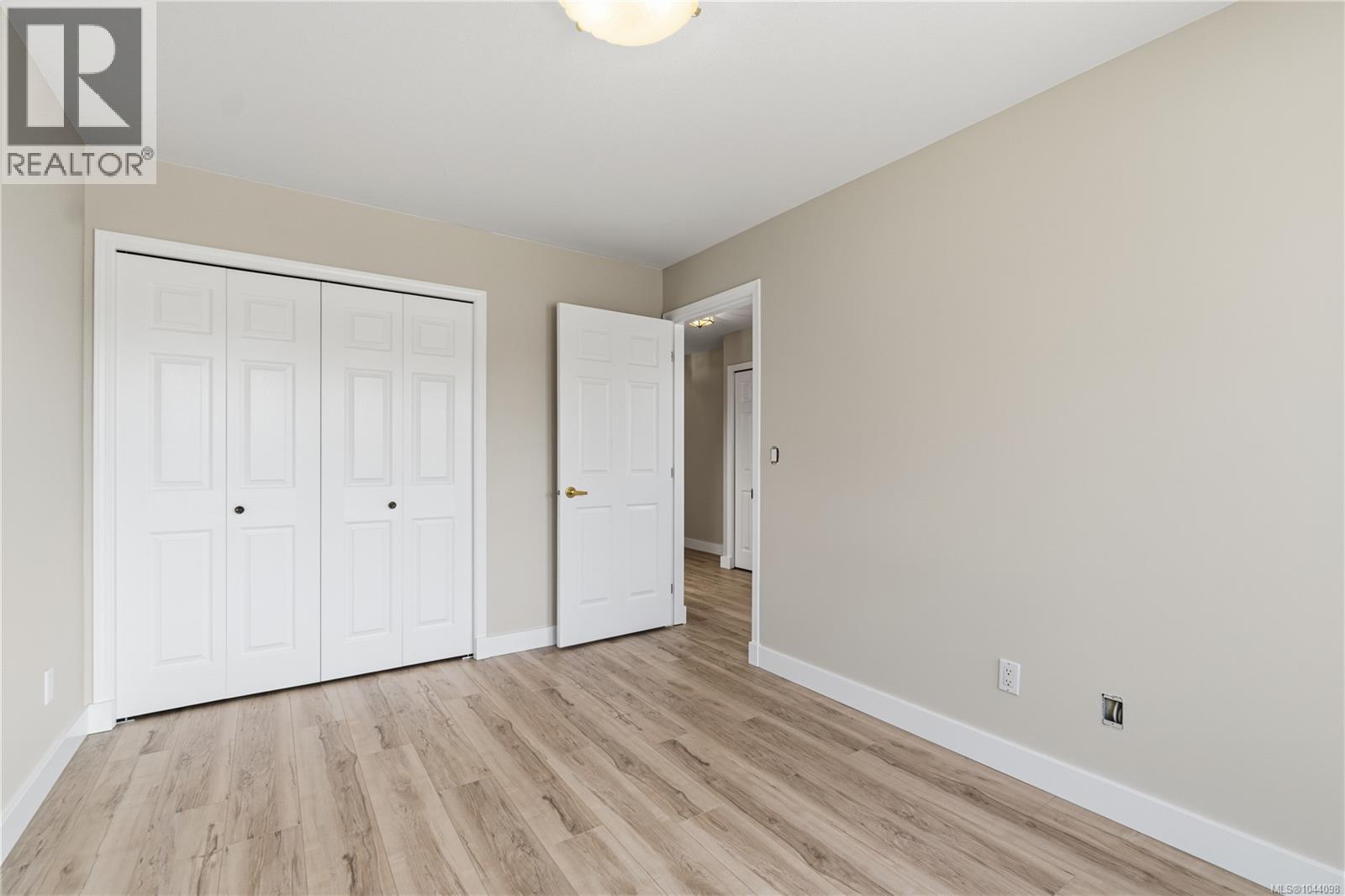 1325 Leeward Way - 39