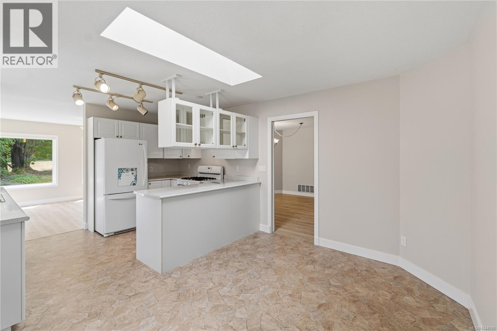 1325 Leeward Way - 30