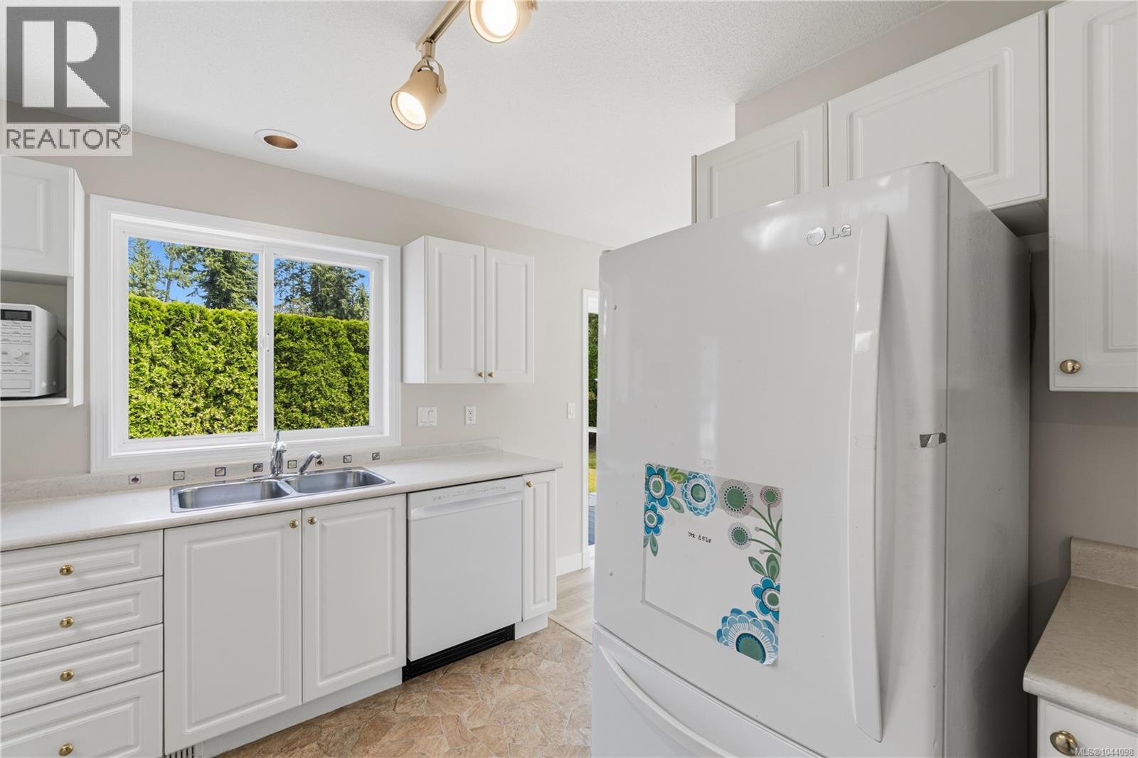 1325 Leeward Way - 28