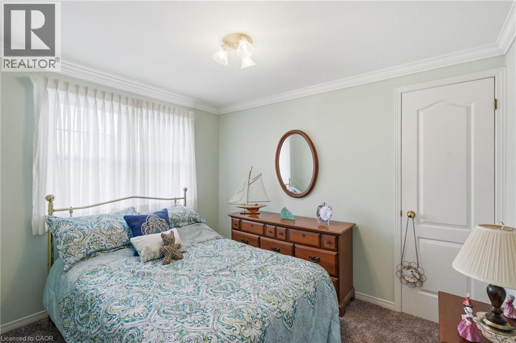 12 HUNTINGTON Lane - Image 15