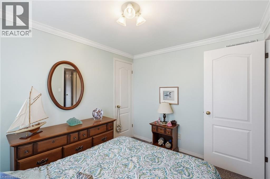 12 HUNTINGTON Lane - Image 16