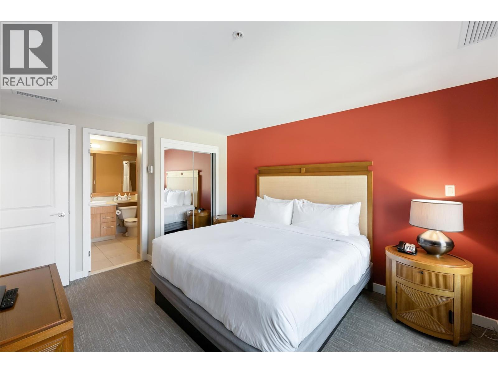 #332 15 Park Place - 19