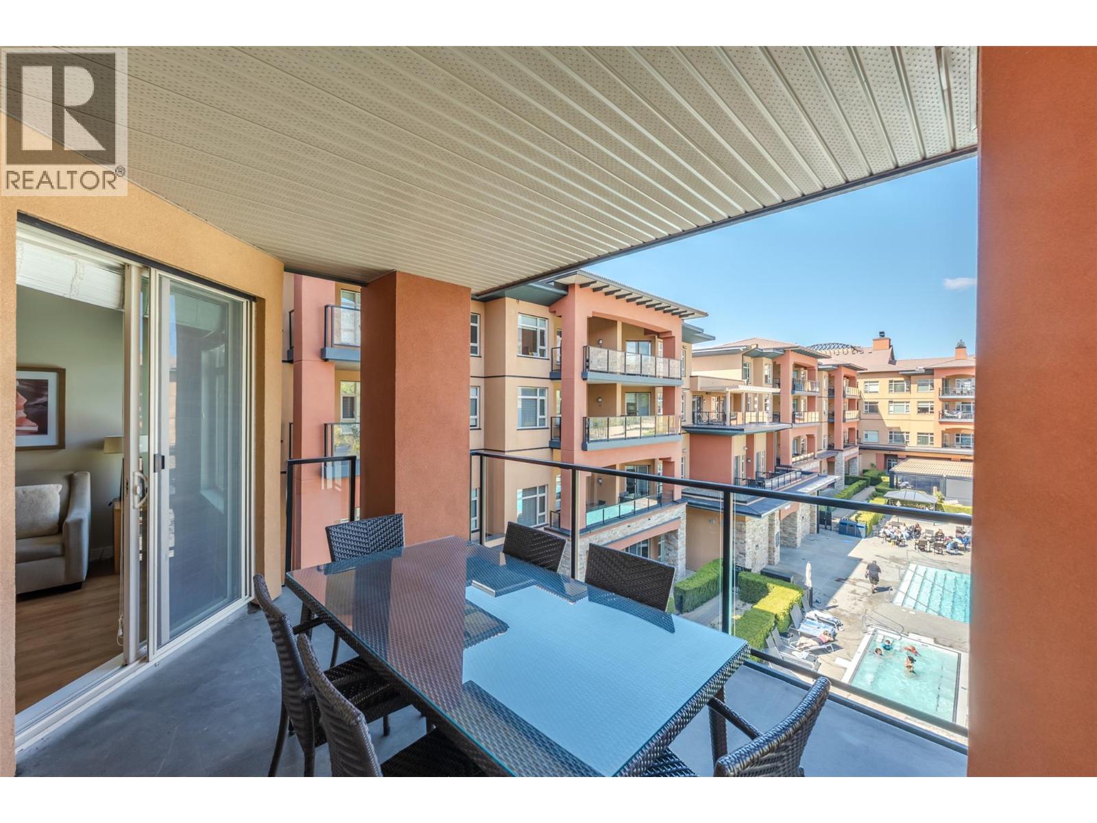 #332 15 Park Place - 32