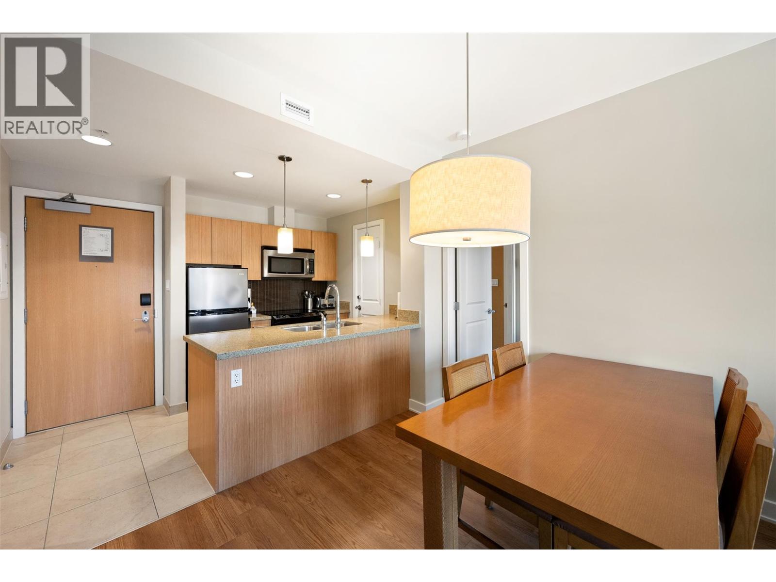 #332 15 Park Place - 11