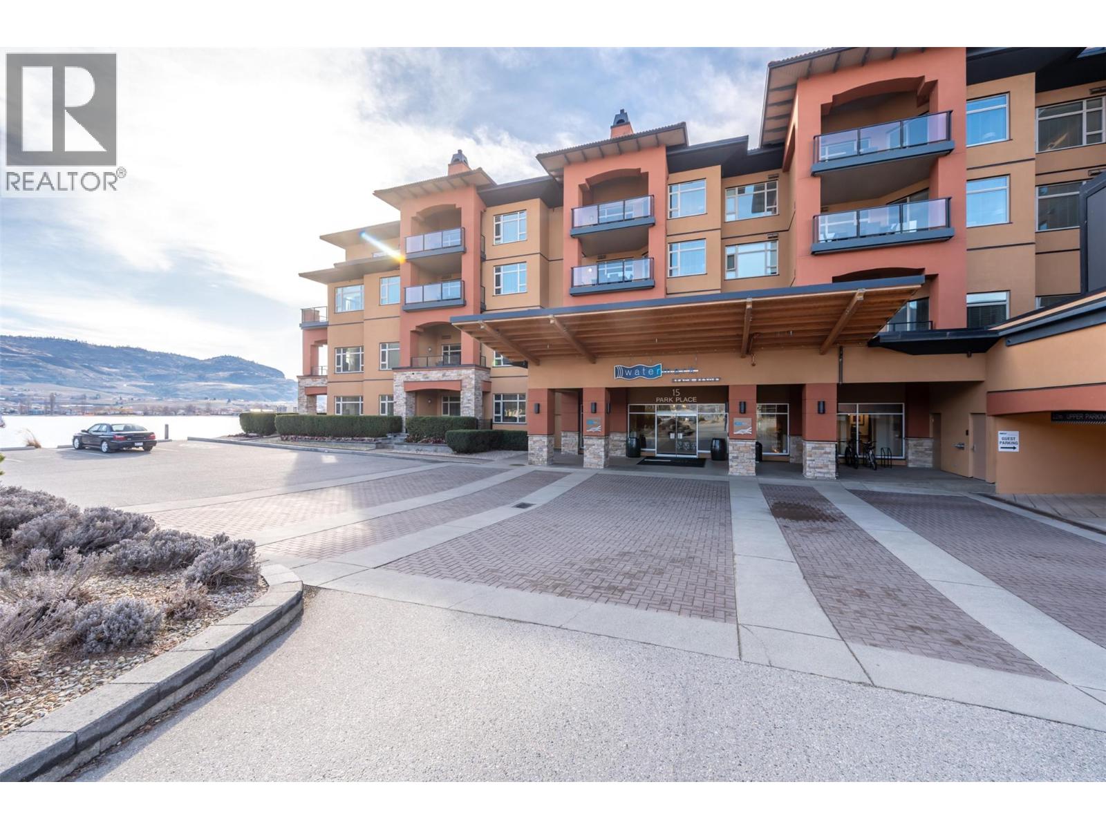 #332 15 Park Place - 46
