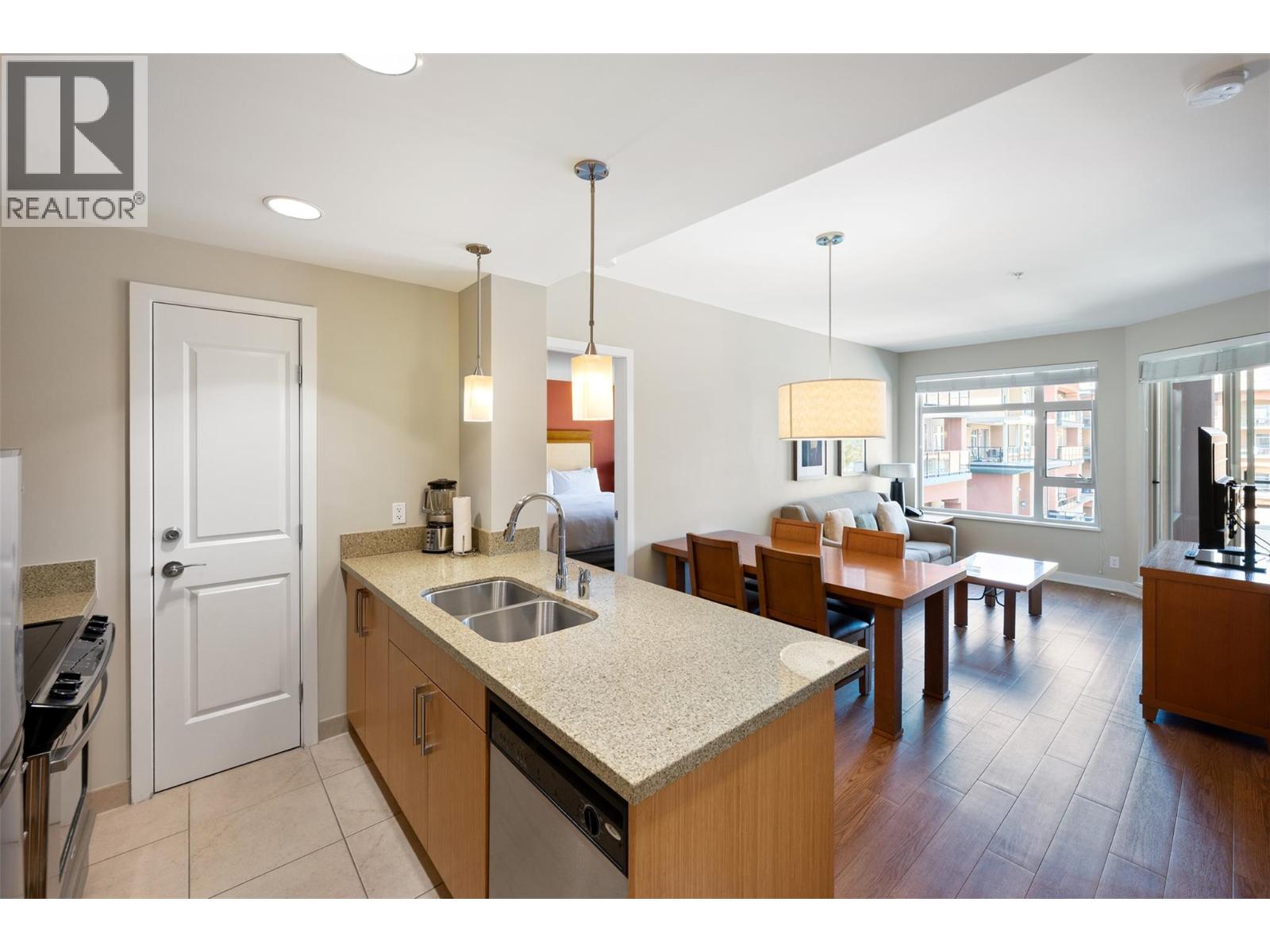 #332 15 Park Place - 29