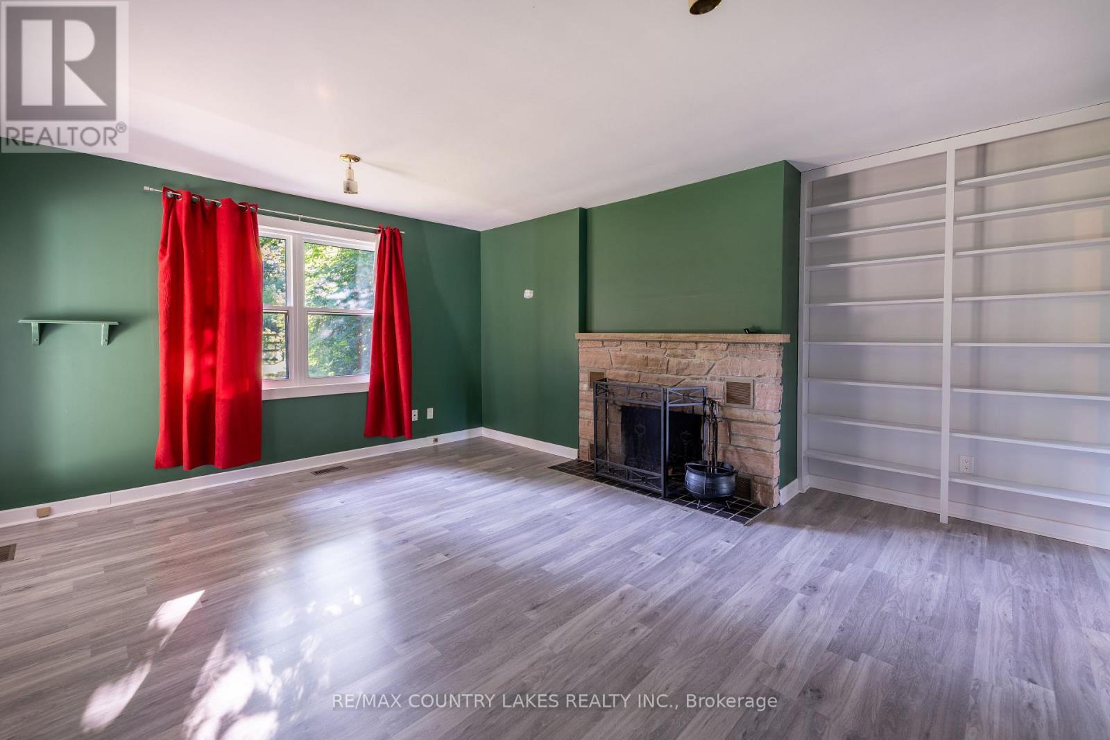 94 LAIDLAW STREET N - 14