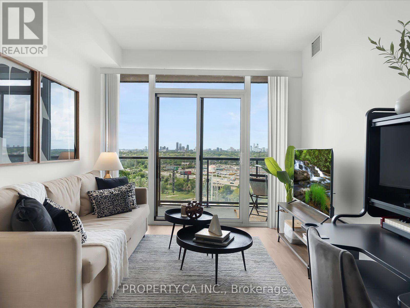 #1906 56 ANNIE CRAIG DRIVE - 1