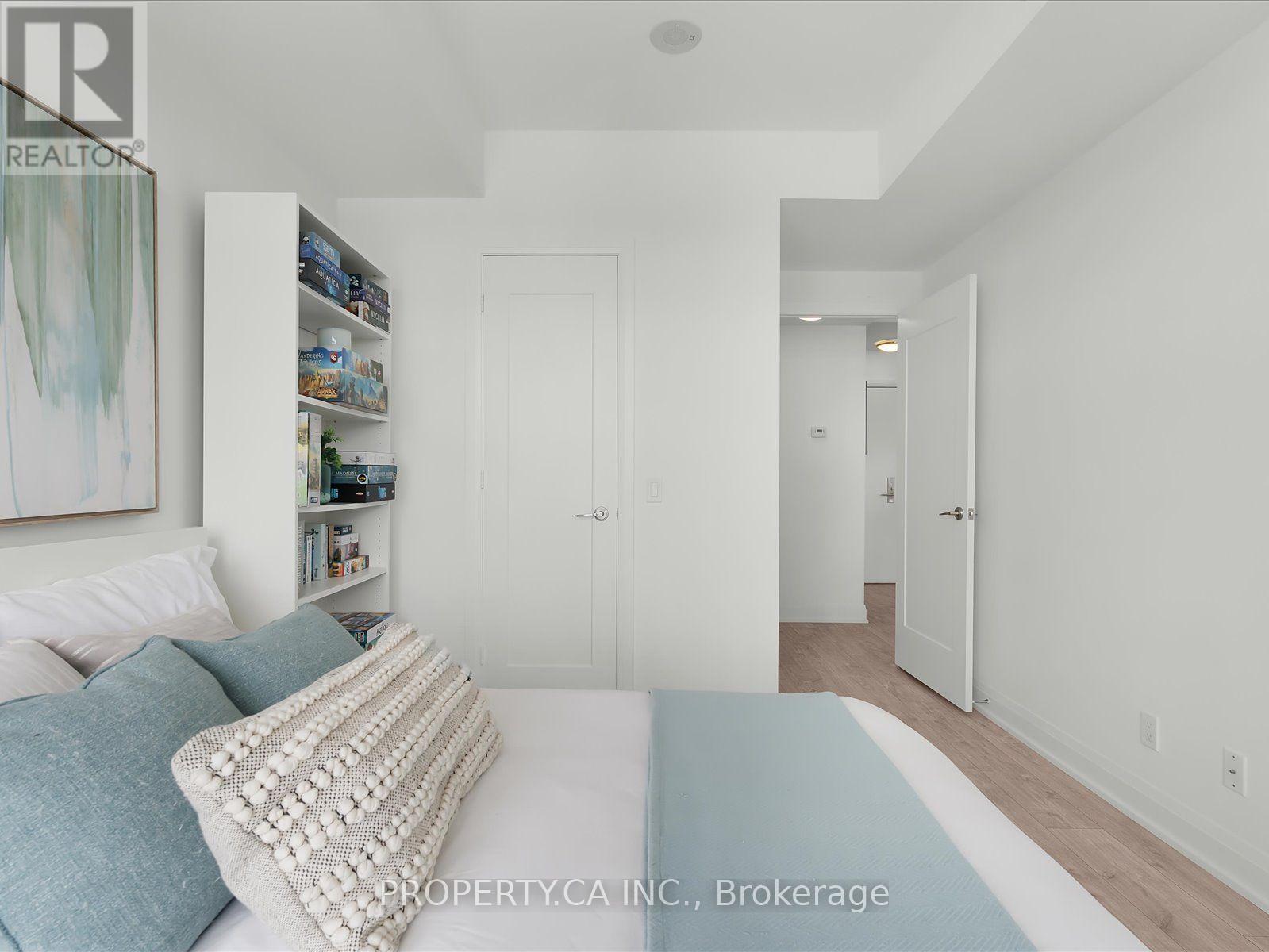 #1906 56 ANNIE CRAIG DRIVE - 11