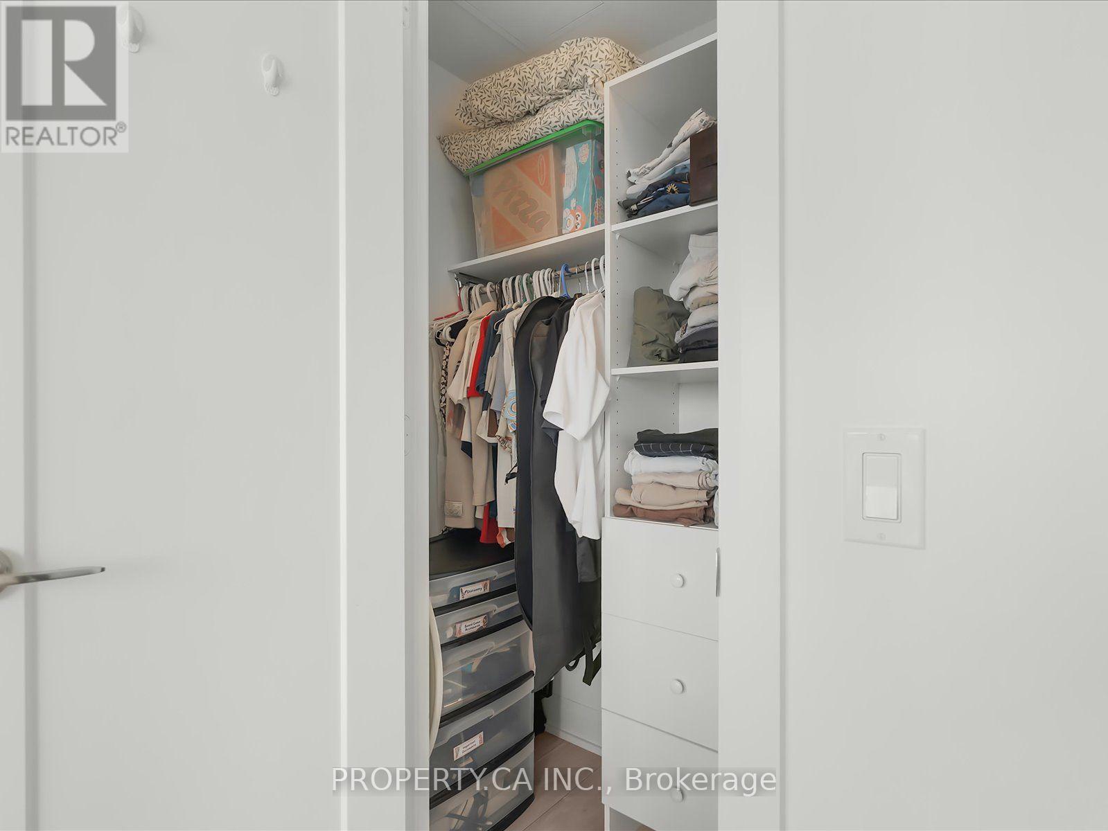 #1906 56 ANNIE CRAIG DRIVE - 13