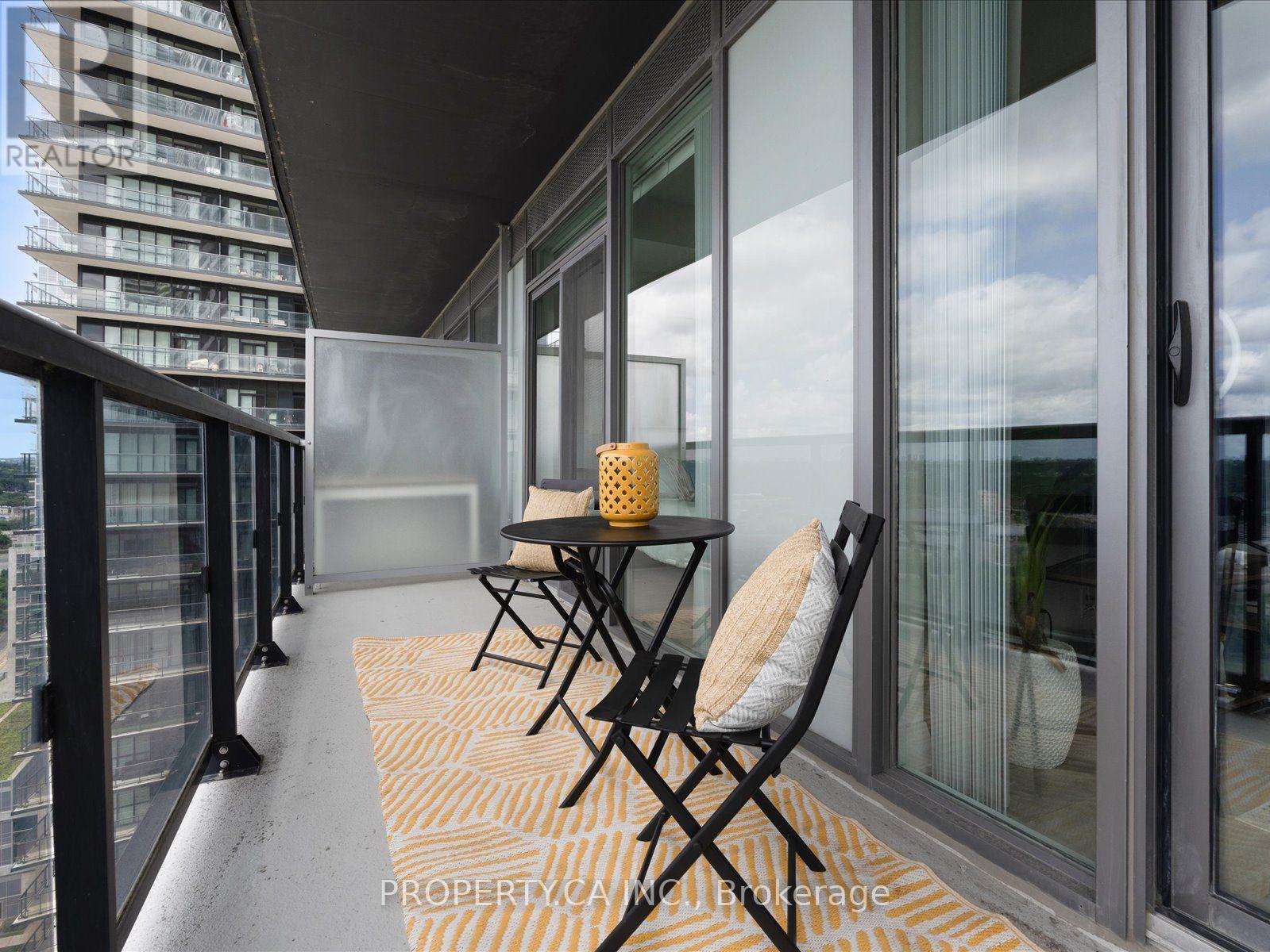 #1906 56 ANNIE CRAIG DRIVE - 18