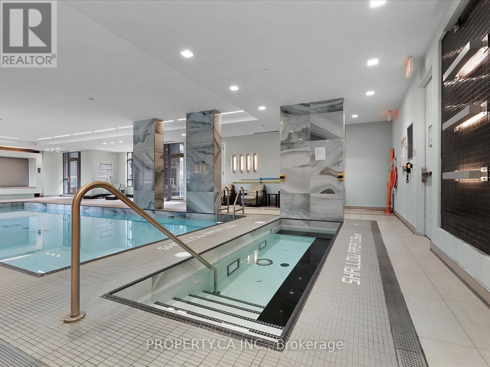 #1906 56 ANNIE CRAIG DRIVE - 22