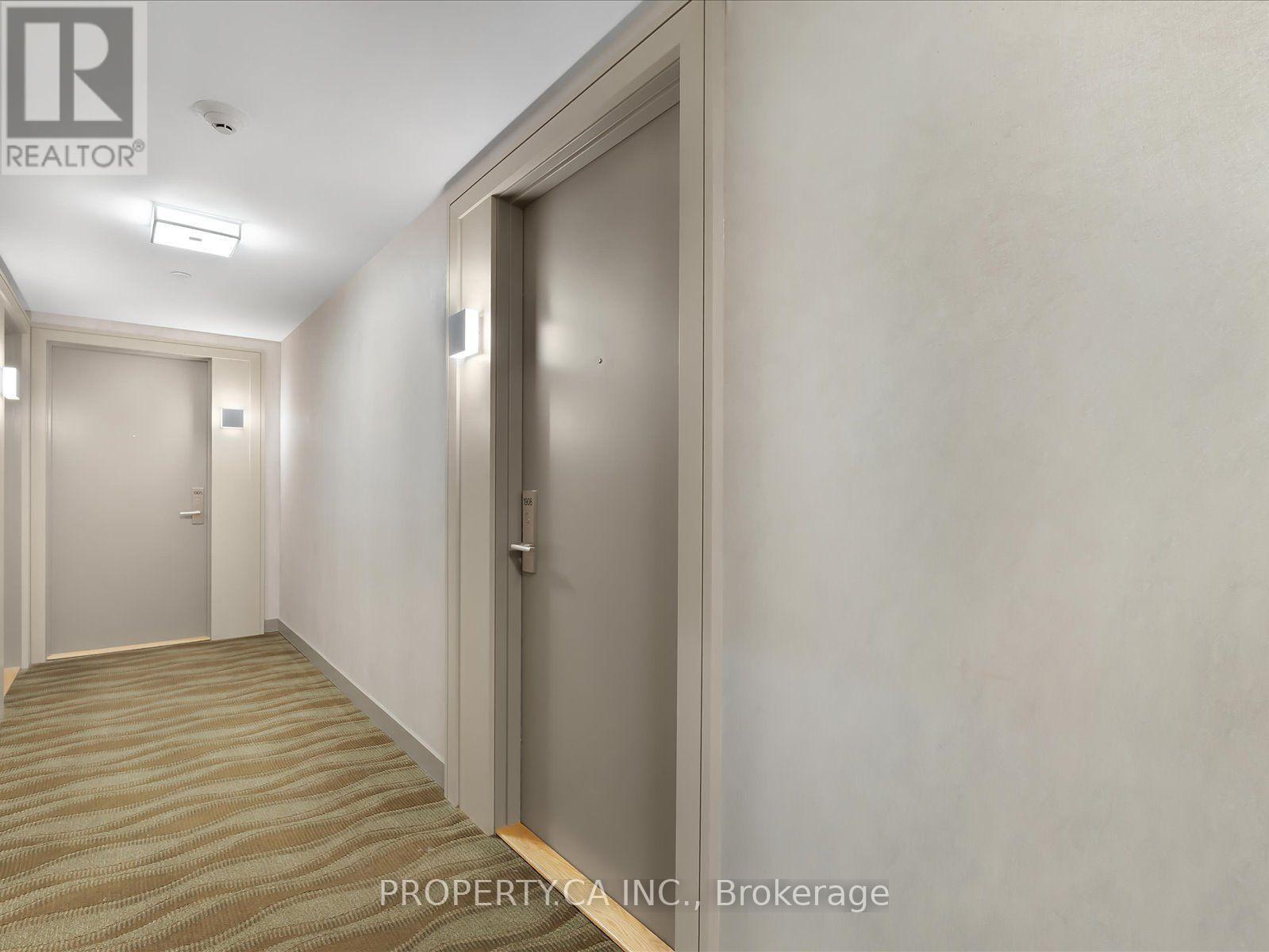 #1906 56 ANNIE CRAIG DRIVE - 36