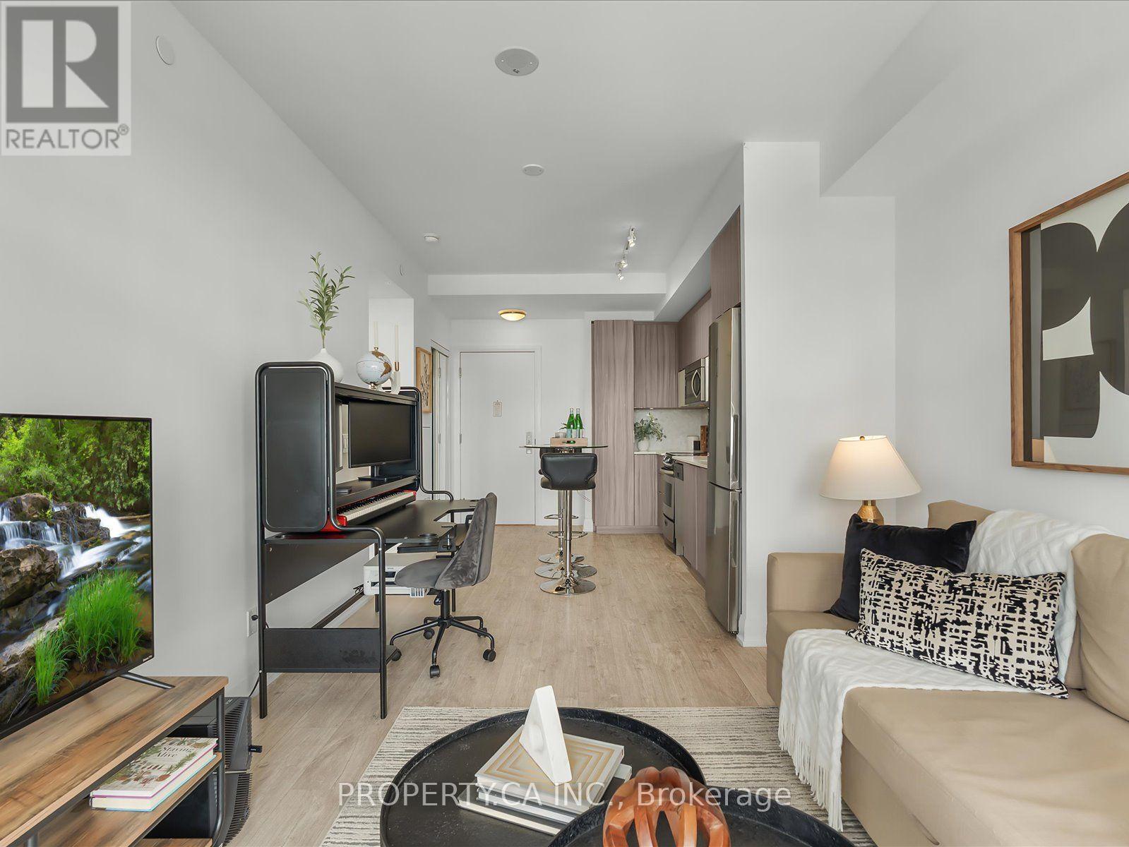 #1906 56 ANNIE CRAIG DRIVE - 4