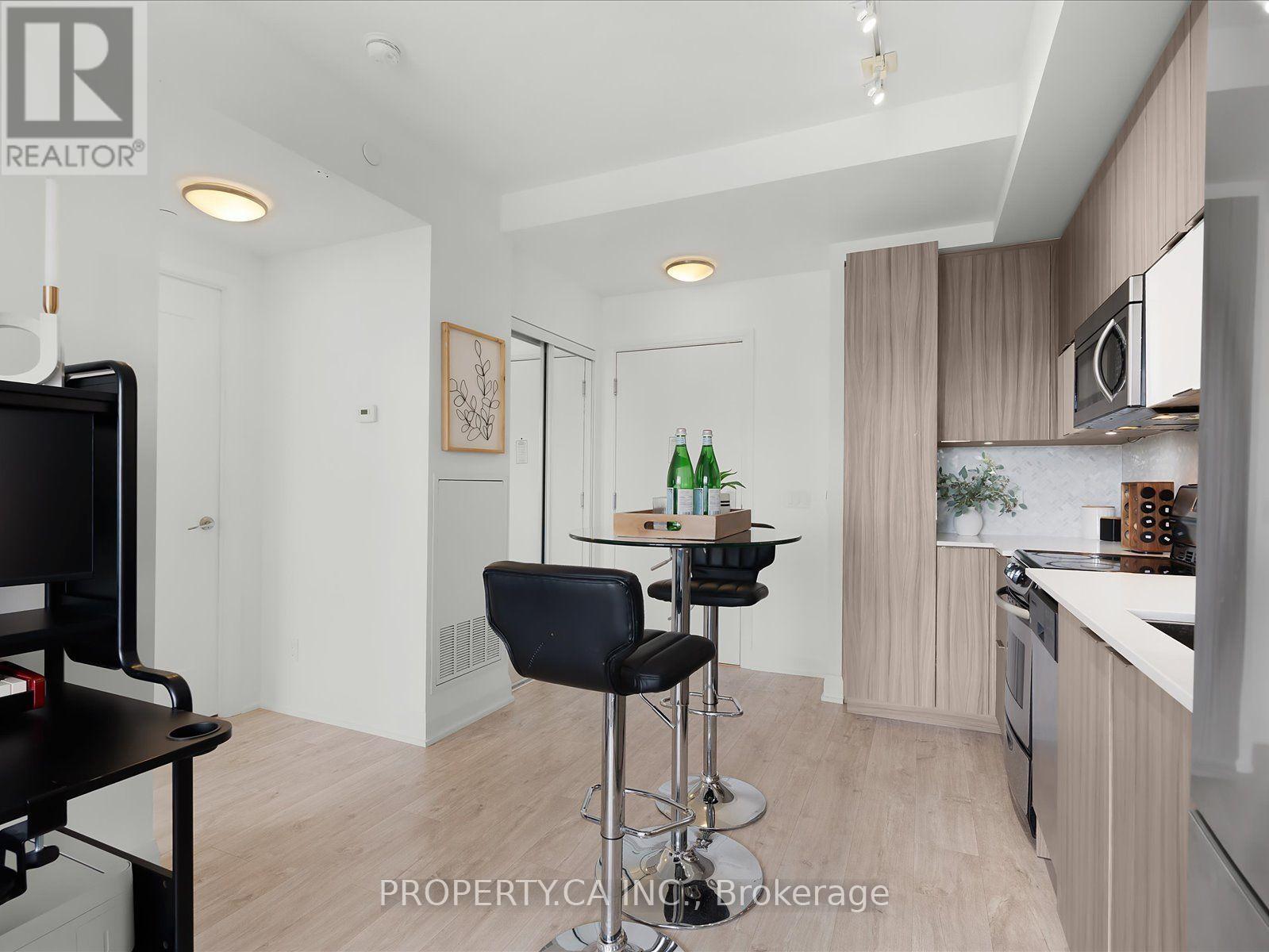 #1906 56 ANNIE CRAIG DRIVE - 7