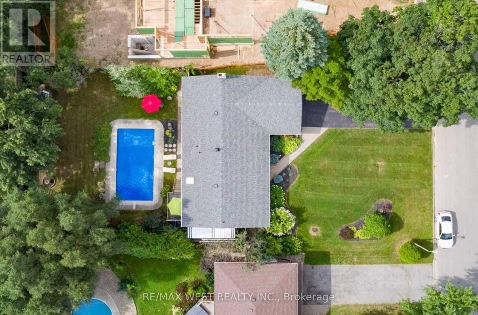 1566 VENETIA DRIVE - 2