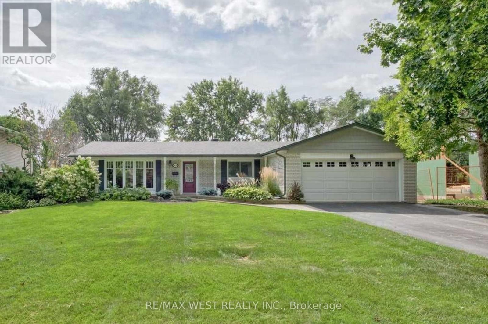 1566 VENETIA DRIVE - Image 3