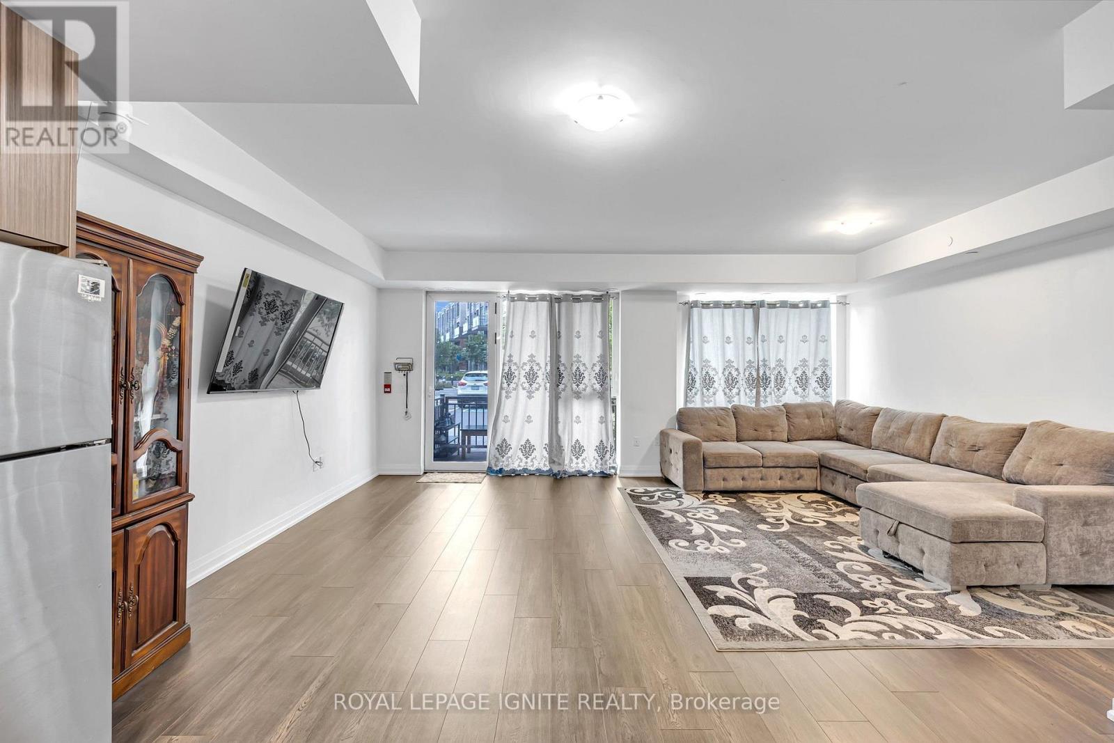 #152 65 ATTMAR DRIVE - 10