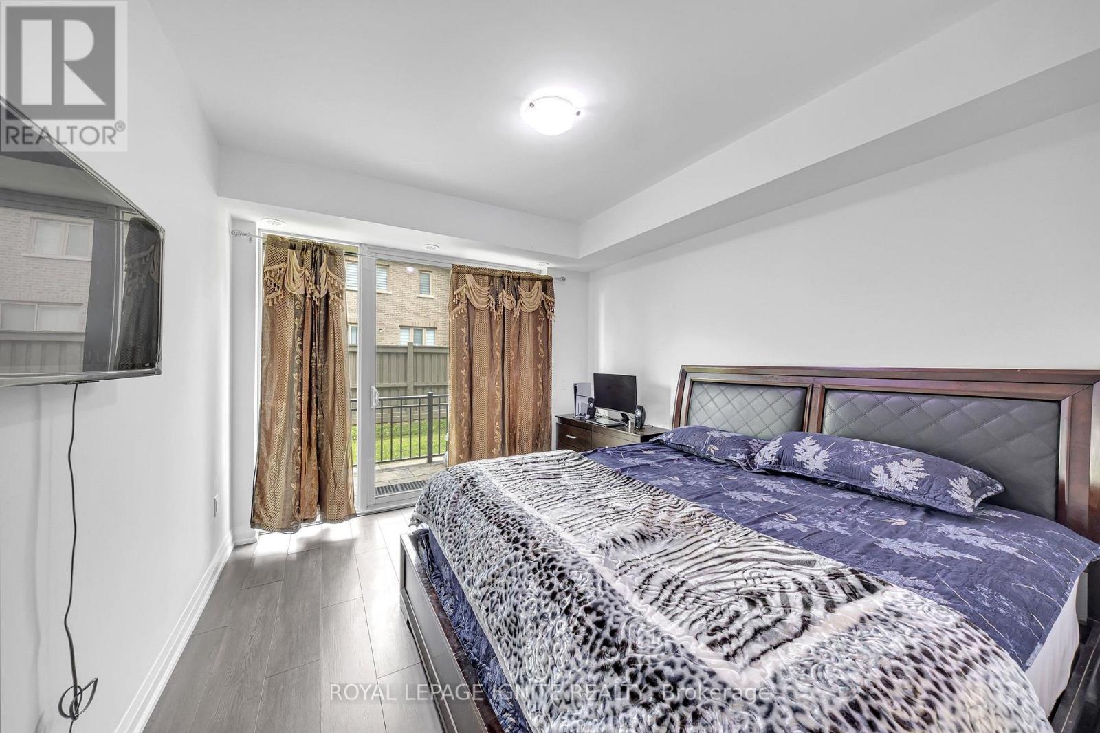 #152 65 ATTMAR DRIVE - 14