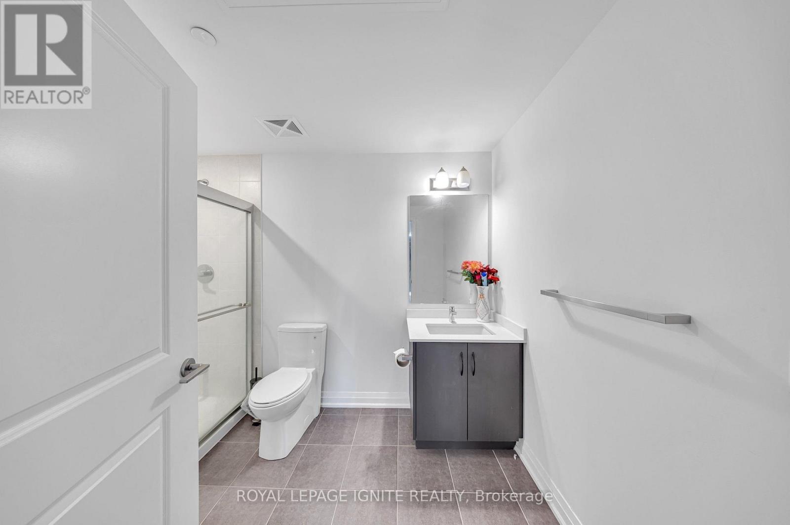 #152 65 ATTMAR DRIVE - 17