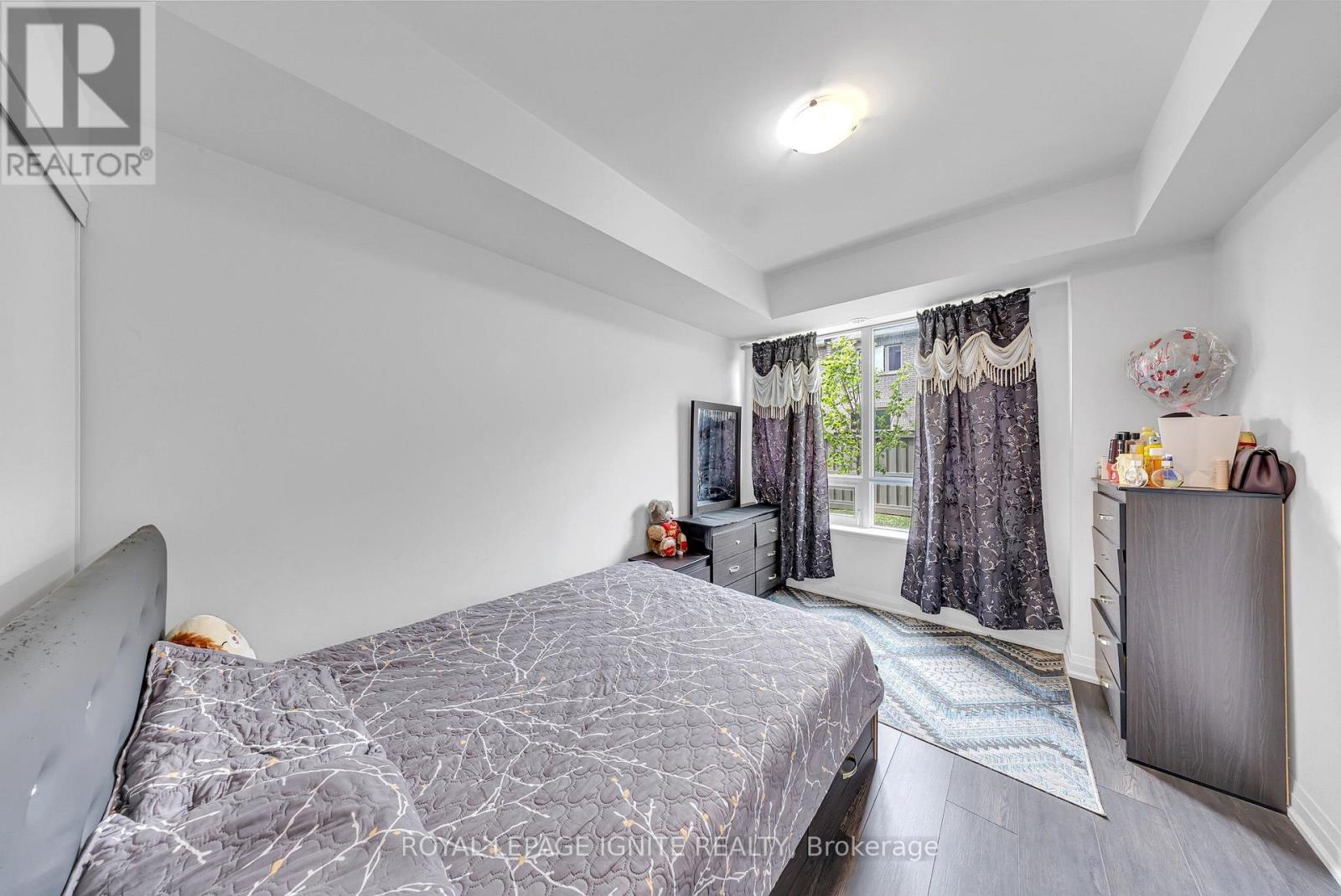 #152 65 ATTMAR DRIVE - 20