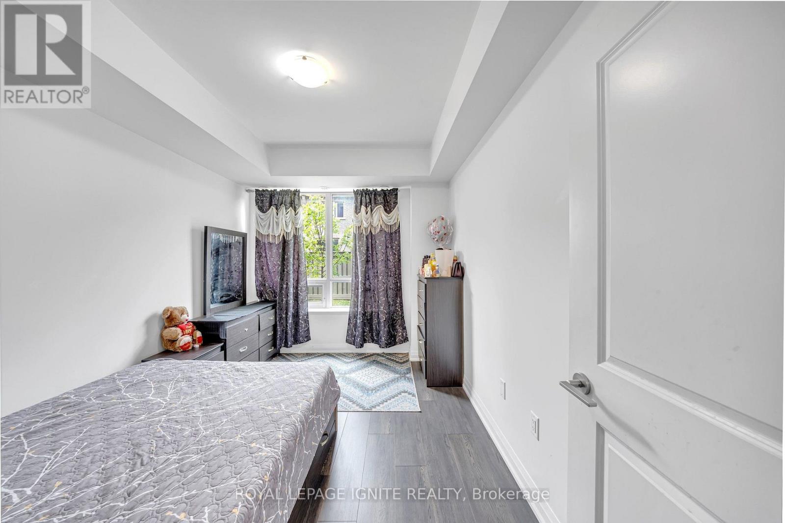 #152 65 ATTMAR DRIVE - 21
