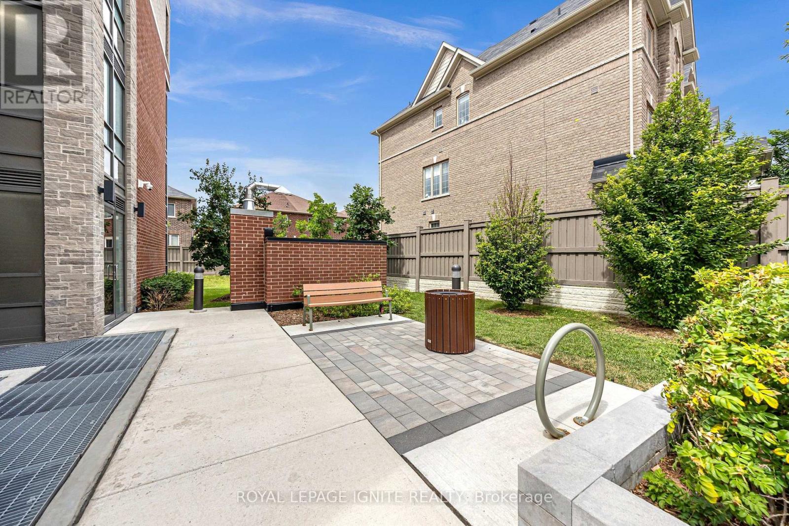 #152 65 ATTMAR DRIVE - 23