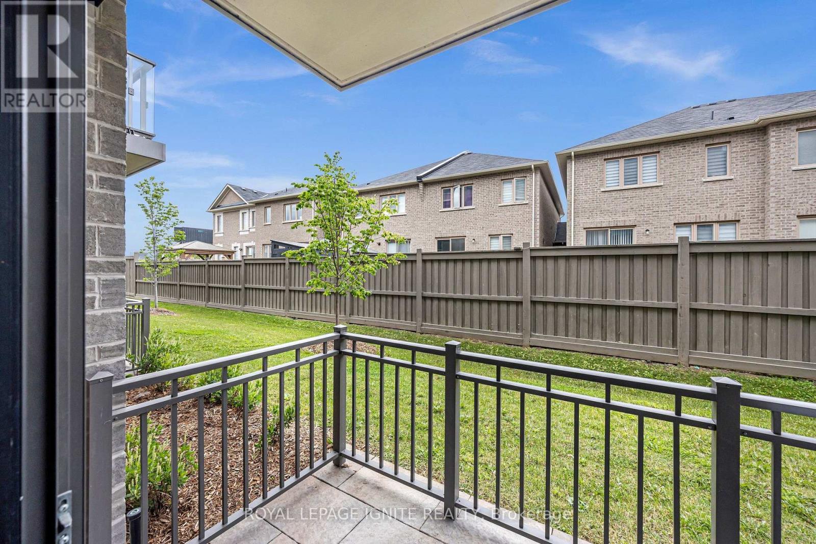 #152 65 ATTMAR DRIVE - 28