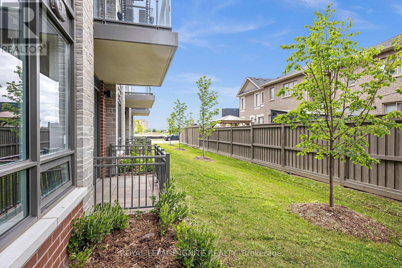 #152 65 ATTMAR DRIVE - 29