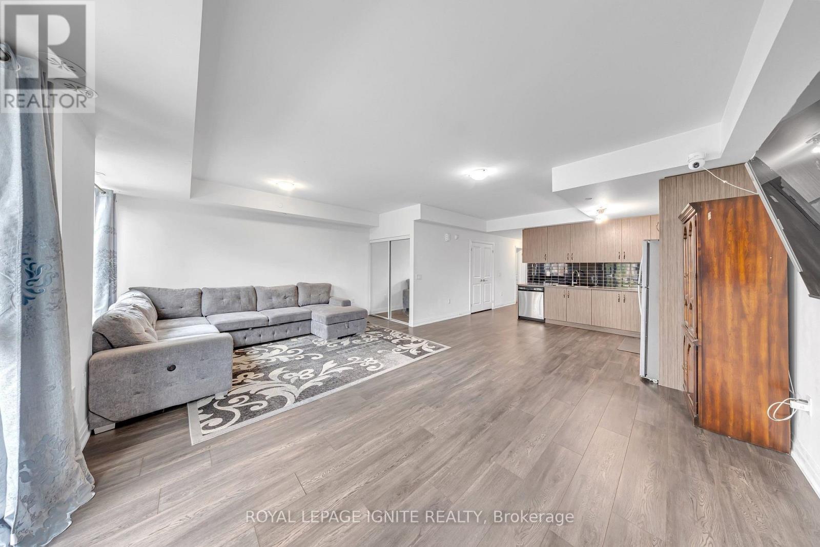 #152 65 ATTMAR DRIVE - 3