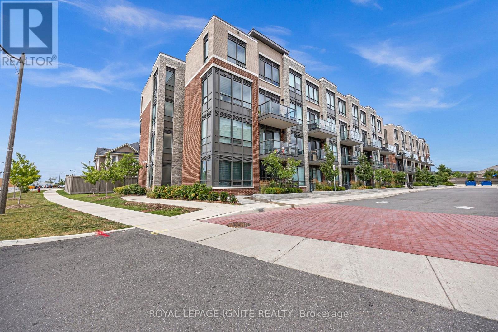 #152 65 ATTMAR DRIVE - 32
