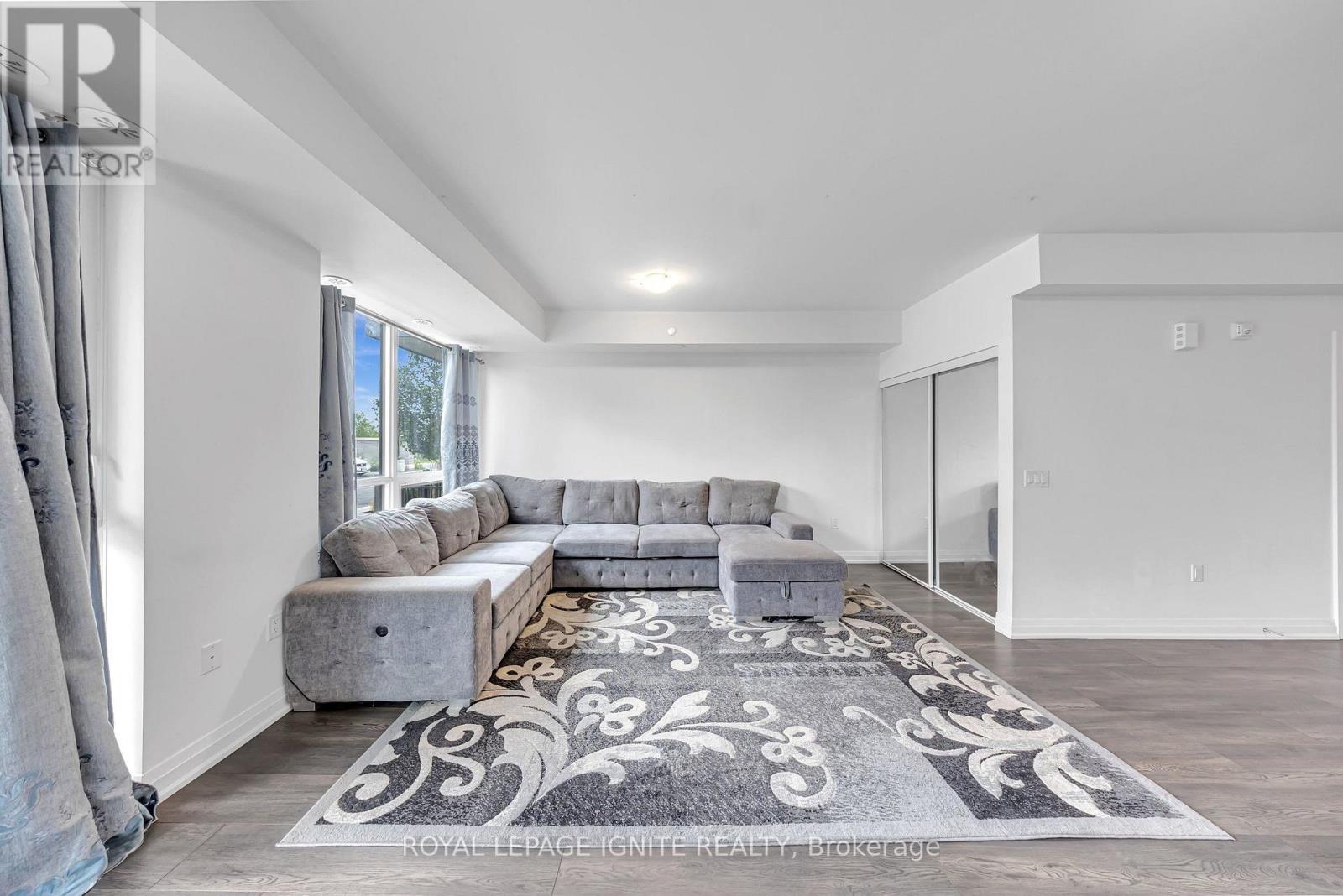 #152 65 ATTMAR DRIVE - 4