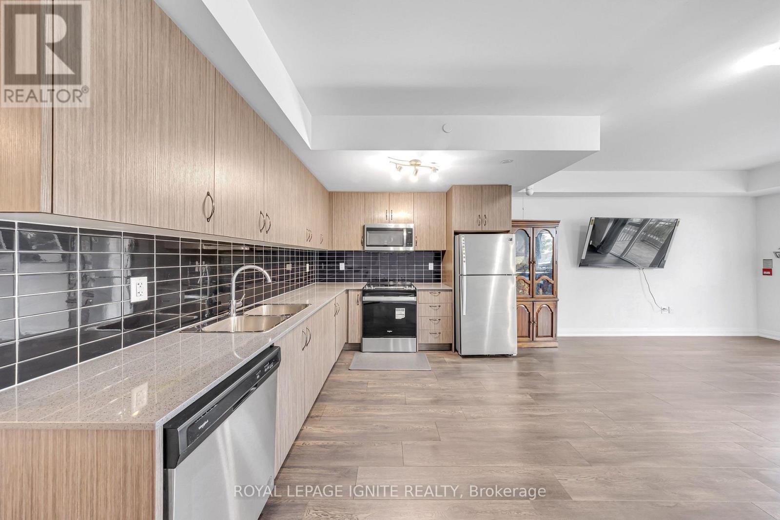#152 65 ATTMAR DRIVE - 7