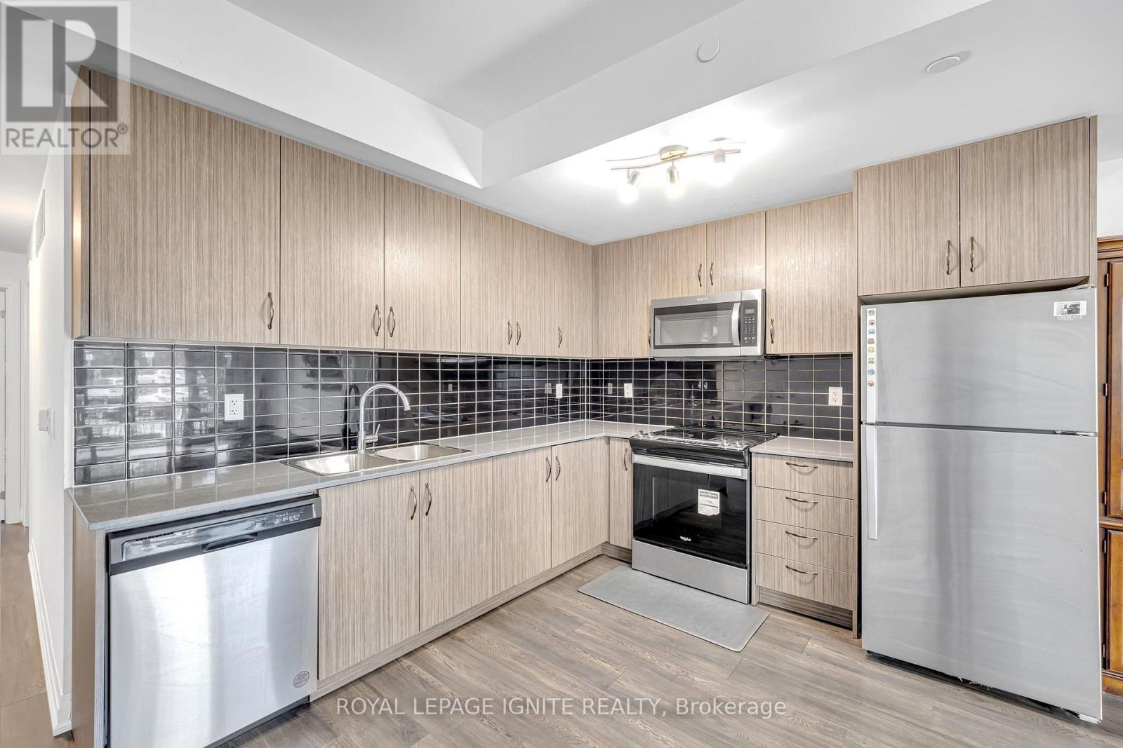 #152 65 ATTMAR DRIVE - 9