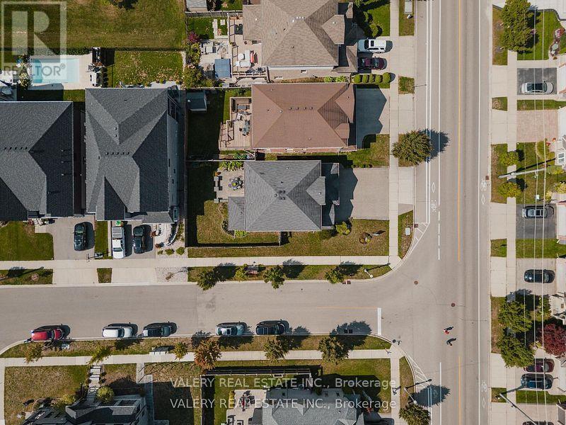 291 ZELLER DRIVE - Image 32