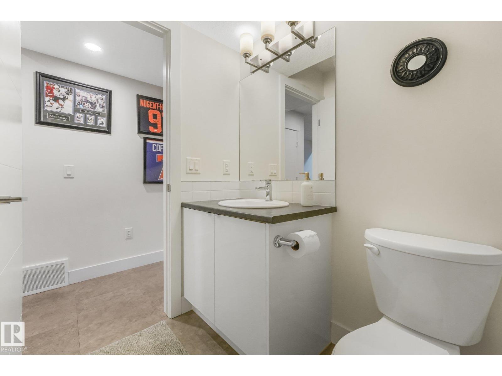 8004 ORCHARDS GREEN GR SW - 44