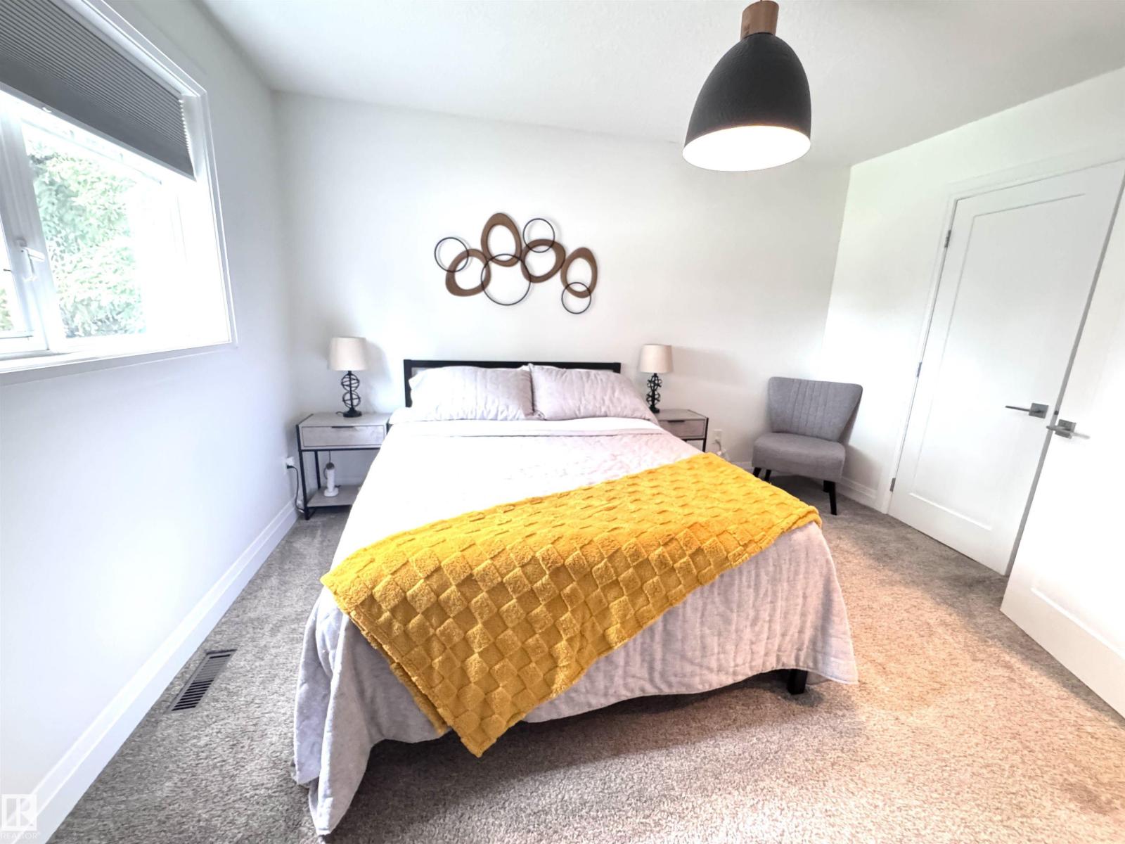 7004 97 ST NW - 18