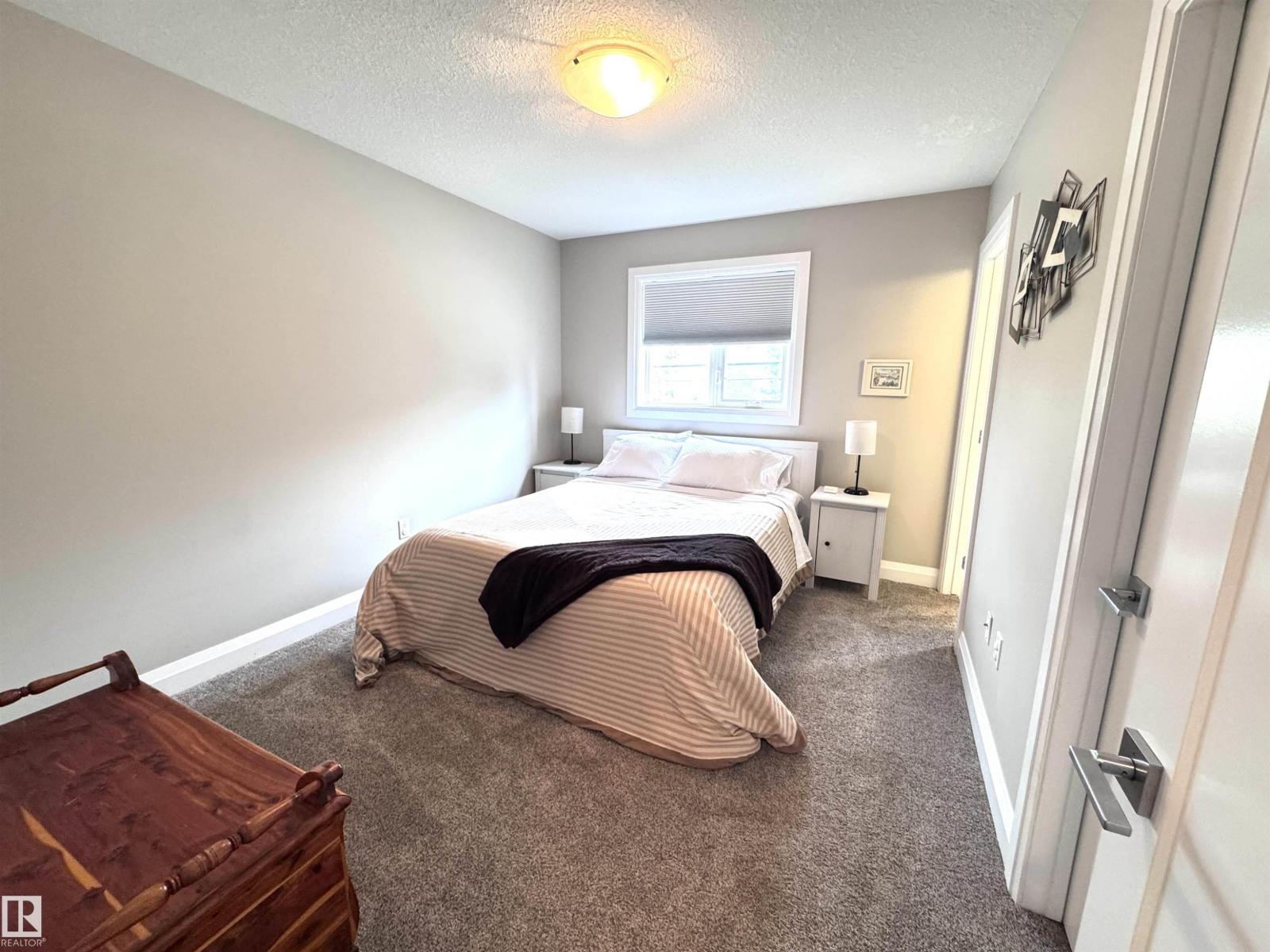 7004 97 ST NW - 25