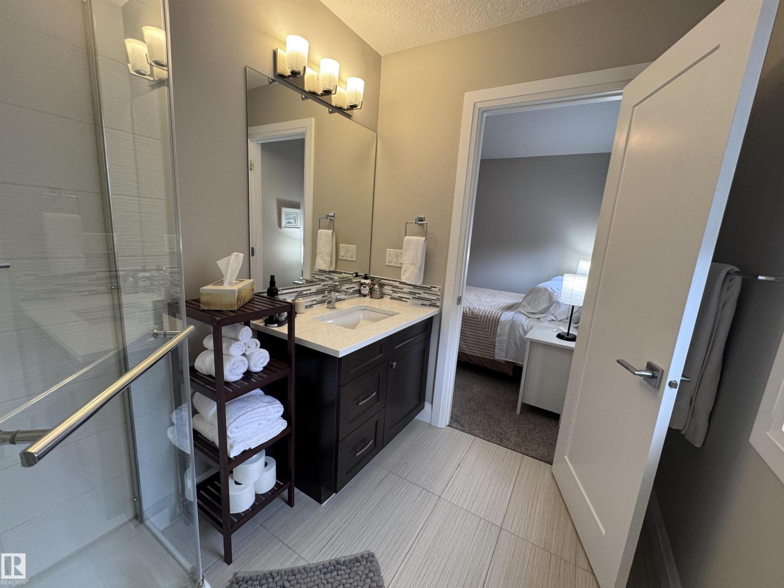 7004 97 ST NW - 29