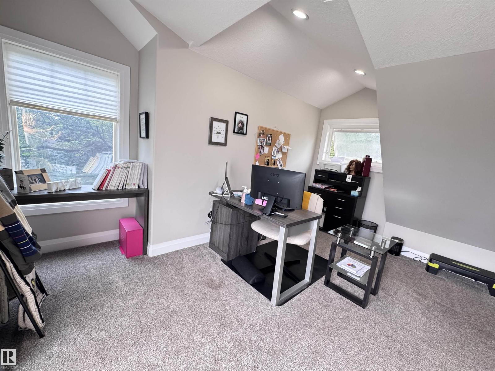 7004 97 ST NW - 32